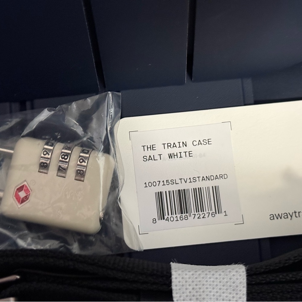 AWAY The Train Case in Salt White (Gloss)-NWT-No box, dust cover only. - Picture 11 of 12